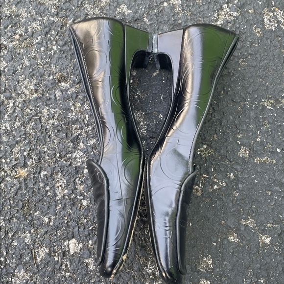 Salvatore Ferragamo Black Embossed Leather Square-Toe Loafers main image 6